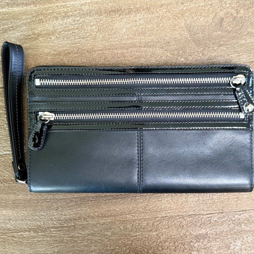 Coach Black Leather Wristlet with Chain Detail. LIKE NEW!